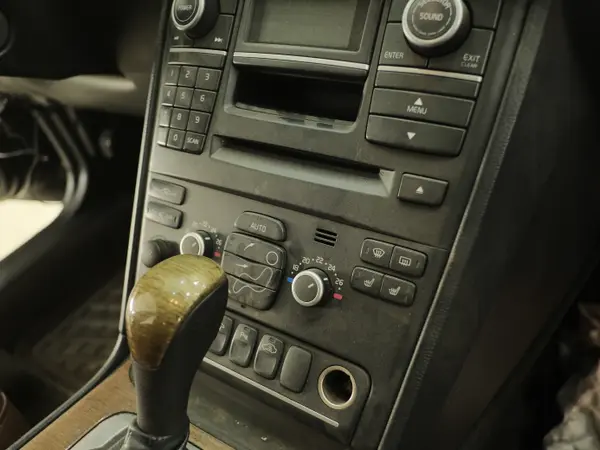 Потолок салона до химчистки — пятна и загрязнения